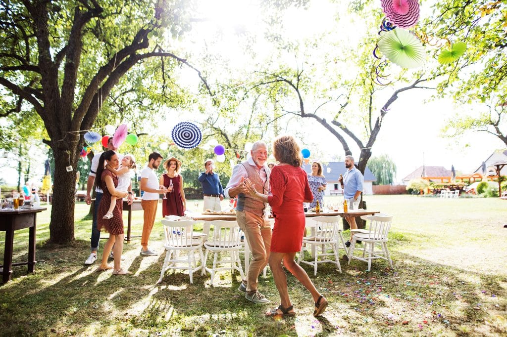 I 10 benefici del ballo per gli over 60