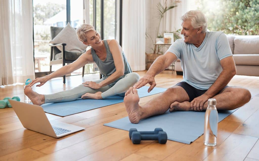 Come mantenere la forma fisica senza andare in palestra dopo i 60