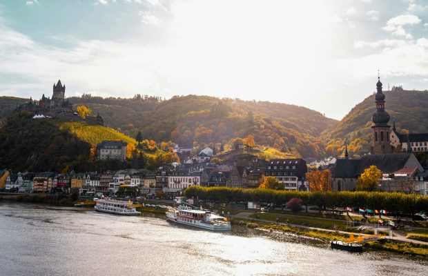 MOSELLA-COCHEM-joshua-kettle-0zkw8xkd_3M-unsplash