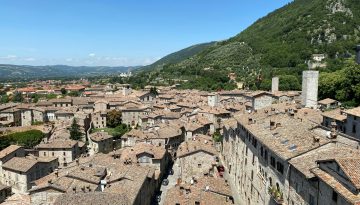 Gubbio cosa vedere: un viaggio sul set di Don Matteo