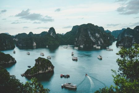 baia di halong-ammie-ngo-vcu-OZBxxRk-unsplash