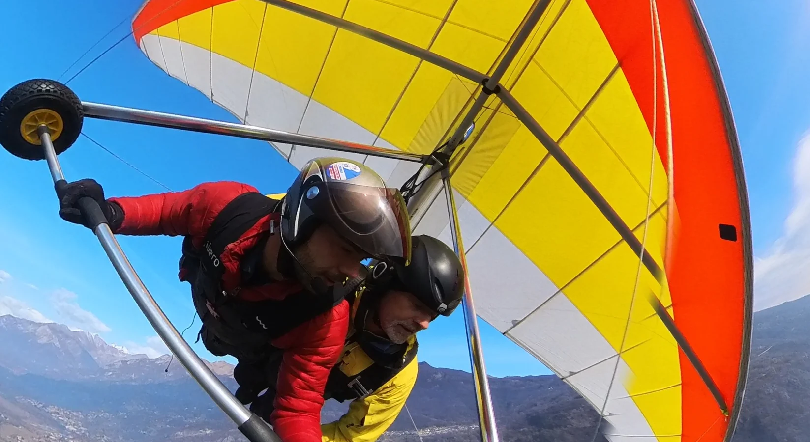 Esperienza di volo in deltaplano a Torino